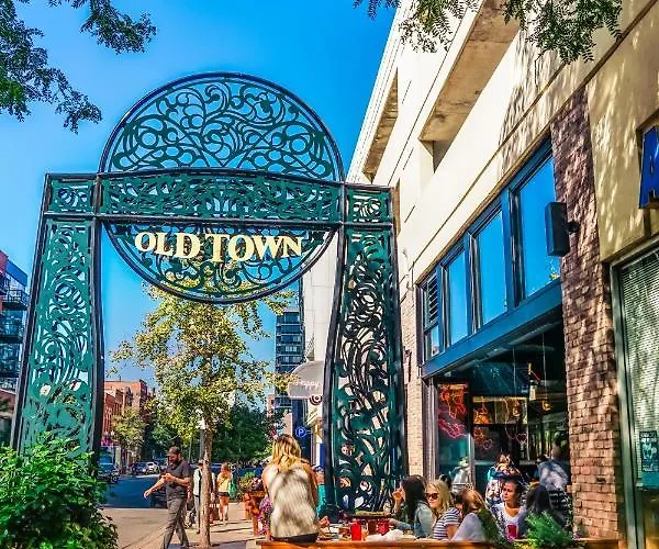 Level - Old Town Chicago